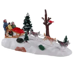 13557 - Dog Sledding Afternoon - Lemax Table Pieces