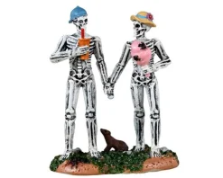 32194 - Spooky Carnival Date - Lemax Spooky Town Figurines