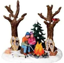 04224 - Staying Warm, B/O (4.5V) - Lemax Christmas Village Table Pieces