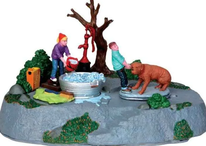 44770 - Time For A Scrub, Battery-Operated (4.5V) - Lemax Christmas Village Table Pieces